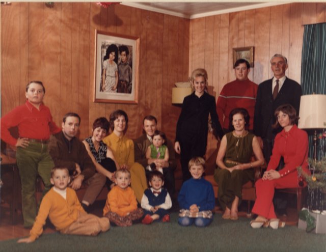family_gathering2.jpg