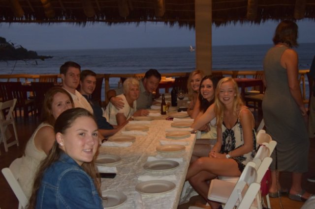 _birthday_table.jpg