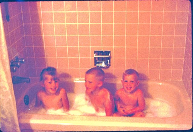 janicerobbjamieinthetubpottageville.jpg