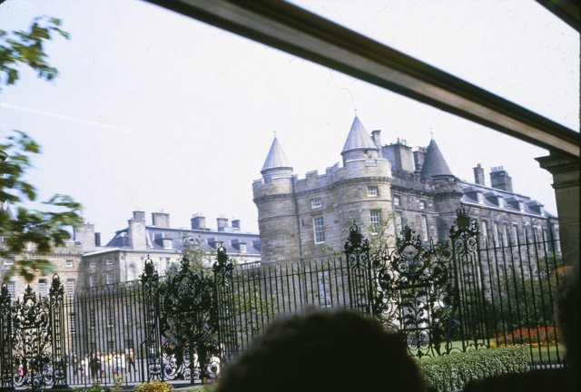 _buckingham_palace.jpg