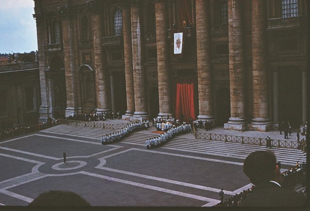 bethtriptoitalymassatstpeterssq.jpg