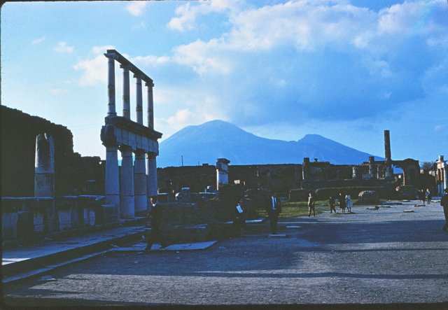 bethtriptoitalypompeii.jpg